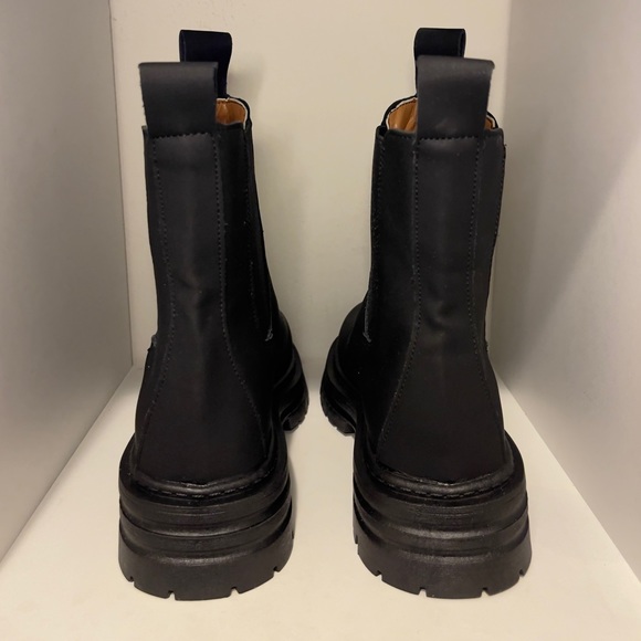 BLACK CHELSEA BOOTS. - Picture 3 of 3